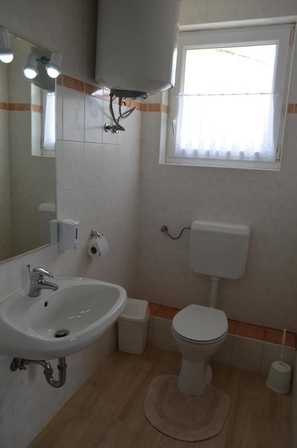 Gazlang Apartman ไฮจ์ดุสโซบอสโล ภายนอก รูปภาพ