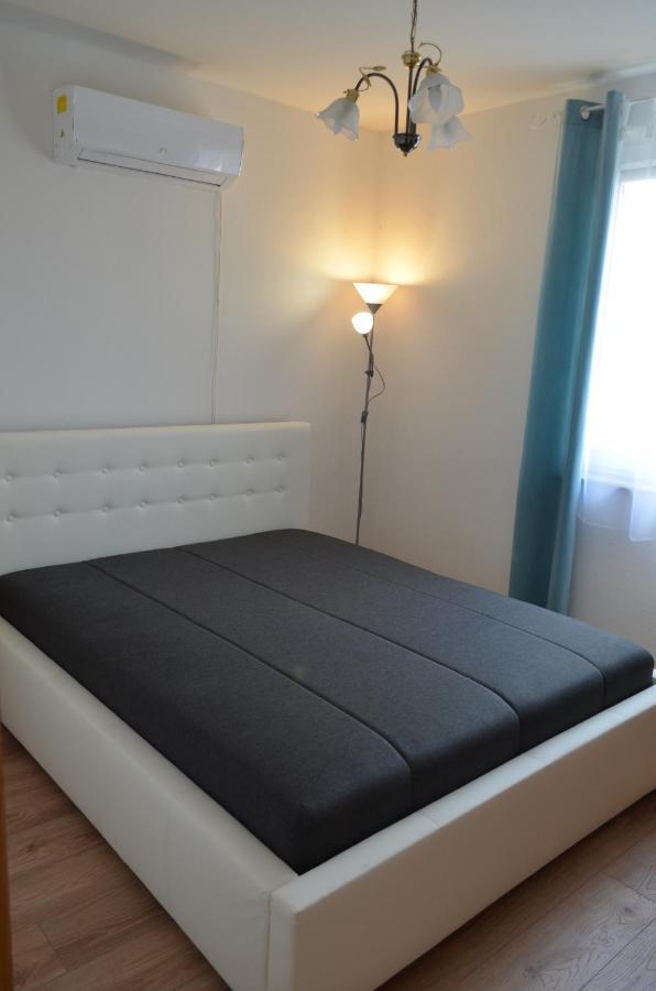 Gazlang Apartman ไฮจ์ดุสโซบอสโล ภายนอก รูปภาพ