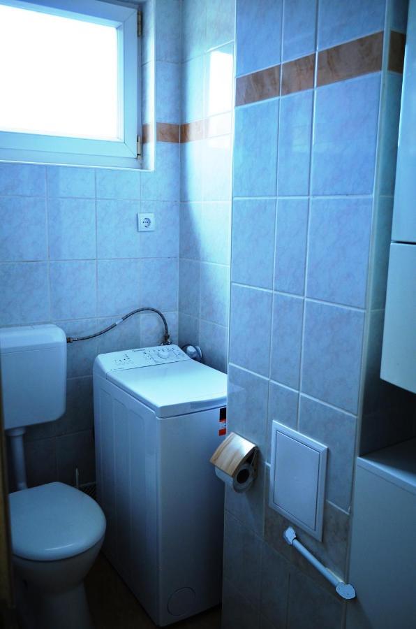 Gazlang Apartman ไฮจ์ดุสโซบอสโล ภายนอก รูปภาพ