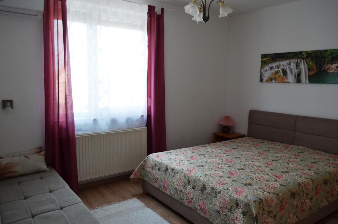 Gazlang Apartman ไฮจ์ดุสโซบอสโล ภายนอก รูปภาพ